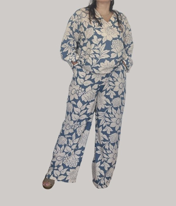 Blue flowered set