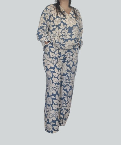 Blue flowered set